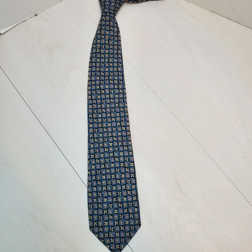 Saliari silk necktie